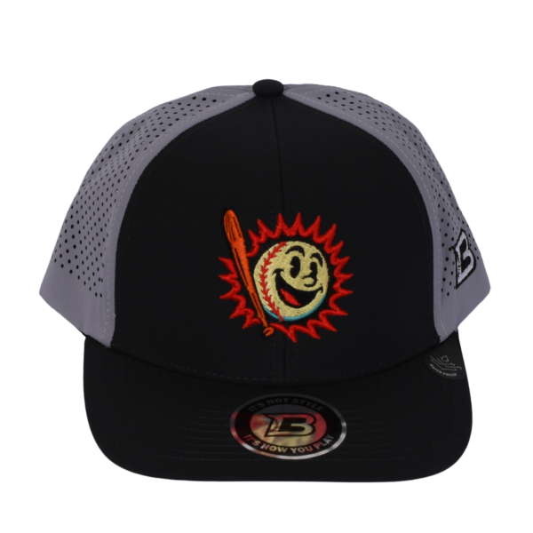 Gorra gris DB3 Ball & Bash – Grayline Smile vista frontal, con Sluggie sonriente y estilo clásico de béisbol callejero
